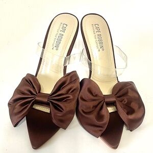 NEW ITEM _ Women's Shoes - Brown Bow High heel Sandals. Size 8
